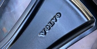 Zimní top originální sada Volvo V90/S90 255/40R19 100V - 6