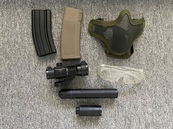 Airsoftový samopal M4 - 6