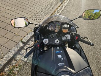 Yamaha R1 2010 - 6