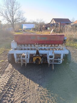 Secí stroj na přísev trav SE2-024 - 6