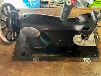 Prodám funkční šicí stroj Bobbin - 6