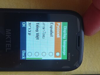 Tlačítkový mobilní telefon -bez češtiny - 6