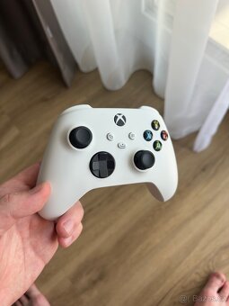 Xbox series S, 2 ovladace. - 6