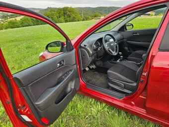 Hyundai i30 kombi 1.6 92kw ,rv.2012,nové Lpg - 6