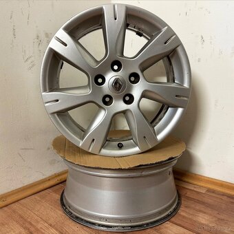 RENAULT SCÉNIC 5x114,3 R17 ET49 (7.0Jx17) 66,1mm - 6