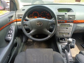 // TOYOTA AVENSIS T25 2.2 D-CAT // DÍLY - 6