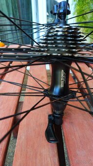 Shimano Deore XT M760 zapletená kola 28" palců - 6