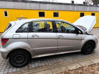 Mercedes B170 - 6