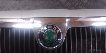 Škoda Superb předn xenonová světla a maska - 6