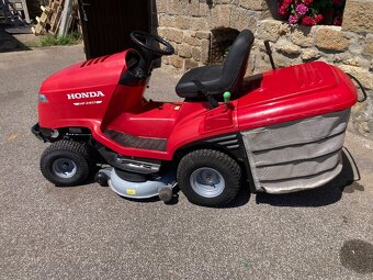 Zahradní traktor Honda 2417 - 6