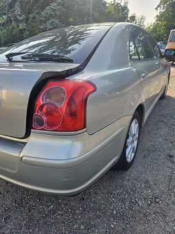 Toyota Avensis T25 2.0 85 kW - 6