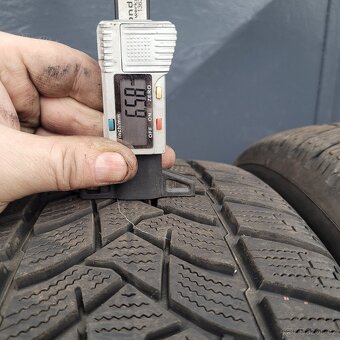 215/55R17 zimní pneu - 6