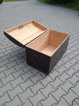 Prodám levně starožitnou dřevěnou truhlu - 6