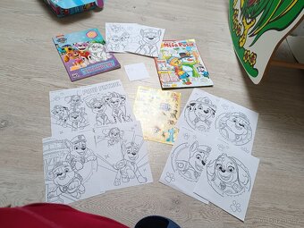 Hračky a oblečení pro děti - 6