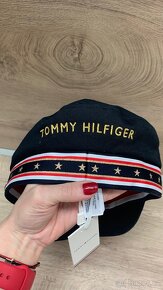 Baretka Tommy Hilfiger dámská čepice Klobouk - 6