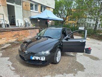 Alfa Romeo 147 2005 1.9.jtd - 6