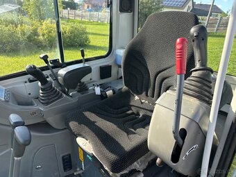 Pásový minibagr Takeuchi TB216 - 6