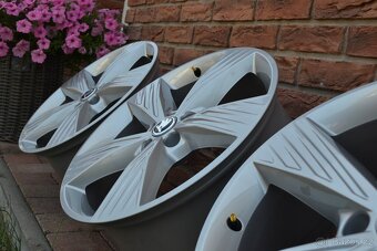 5x112 R19 Hliníkové disky Škoda Superb 3 - 6