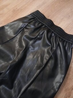 Dámské koženkové kalhoty H&M vel. 40 - 6