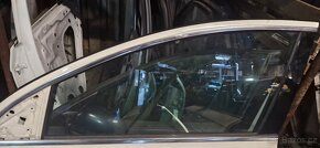 Leve prave dvere audi Q7 4L okno - 6