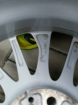 Originál alu kola Bmw 5x112 R17 styling 546,zimní 225/45/17 - 6