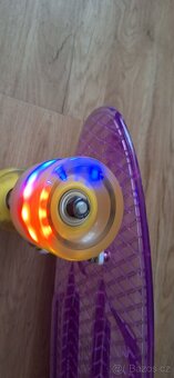 Penny board svítící Worker Transpy 300 - 6