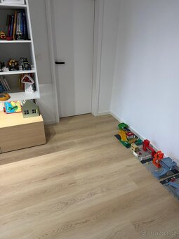 Prodám klik SPC rigidní podlahu 8 mm - 6