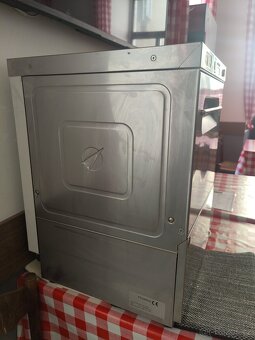 Gastro myčka RM 40 - 6