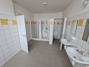 Pronájem administrativního - skladového prostoru 2.400 m2 v  - 6