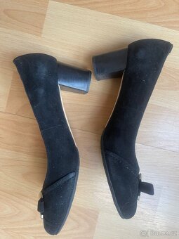 Elegantní semišové lodičky, zn. Mario Muzi č.37 - 6