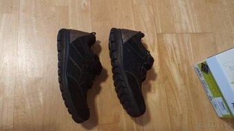 Černé tenisky Primigi s goretexem, vel. 37 - 6