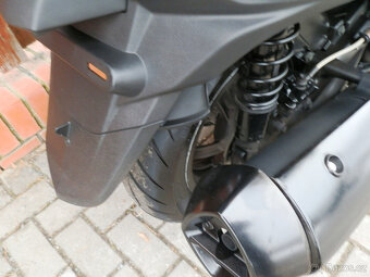 Kymco Downtown 300i - 6