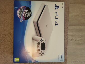 Playstation 4 slim - 500GB + hry, příslušenství - 6