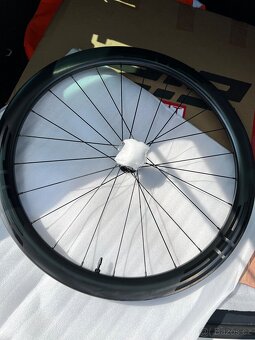 karbonove silnicni kolo Focus Izalco Race Carbon 2020 - 6