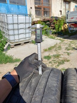235/50R19 - 6