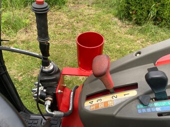 Malotraktor s čelním nakladačem YANMAR EF 224d 4x4 - 6