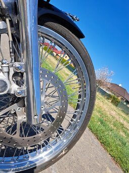 Suzuki Intruder VS 800 - 6