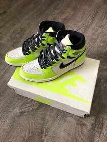 NIKE AIR JORDAN 1 - 6