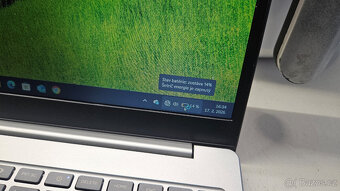 Zachovalý 15 palcový HP notebook - 6