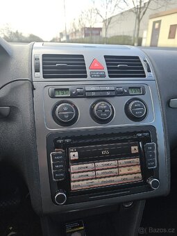 Prodám Volkswagen Touran 2.0TDI 103 kW DSG - 6