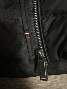 Tommy Jeans dámský péřový kabát - vel.XS/34 - 6