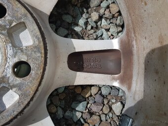 Alu kola Škoda Octavia 1 - Nové zimní pneu 195/65 R15 - 6