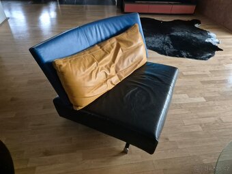 Designový celokožený gauč + křeslo– originální kus z výstavy - 6