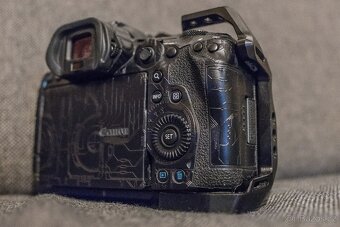 Canon EOS R5 + CF Expres 128gb + Smallrig klec - 6