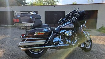 Harley-Davidson FLHTCU Ultra Classic Electra Glide - 6