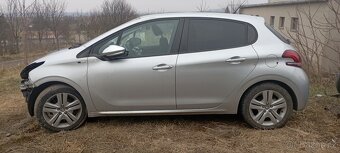 Peugeot 208 1.2 60kw díly - 6