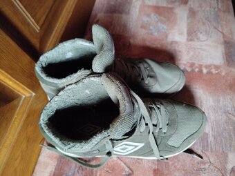 Kotníkové boty botasky Umbro - 6