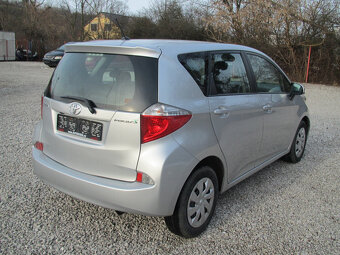 Toyota Verso 1.3 - 6