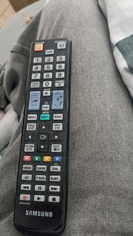 SAMSUNG TV LE40C550 + Set Top Box GoGen - 6