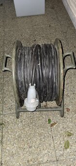 Prodám vojenskou prodlužku 400V - 6
